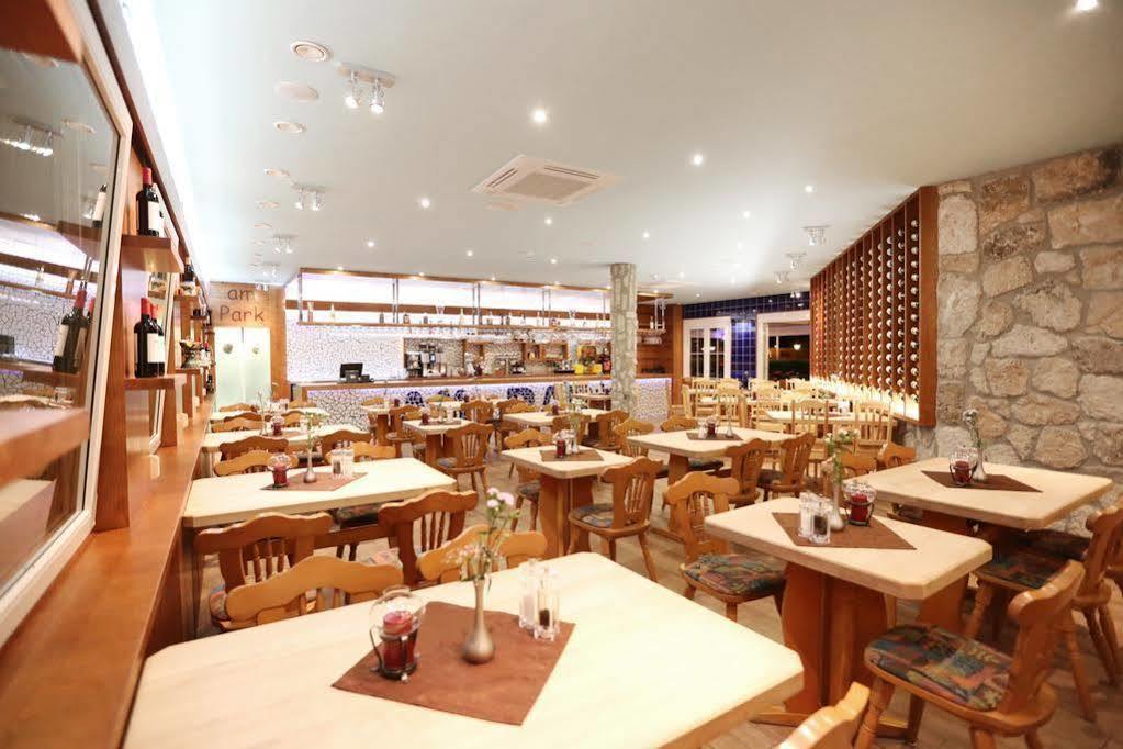 Hotel Am Park รูสท์ ภายนอก รูปภาพ